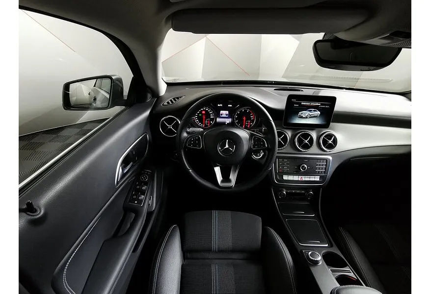 Mercedes-Benz CLA CLA 200 7G-DCT (156 л.с.) Urban Серый в АВИЛОН. Слайд №20
