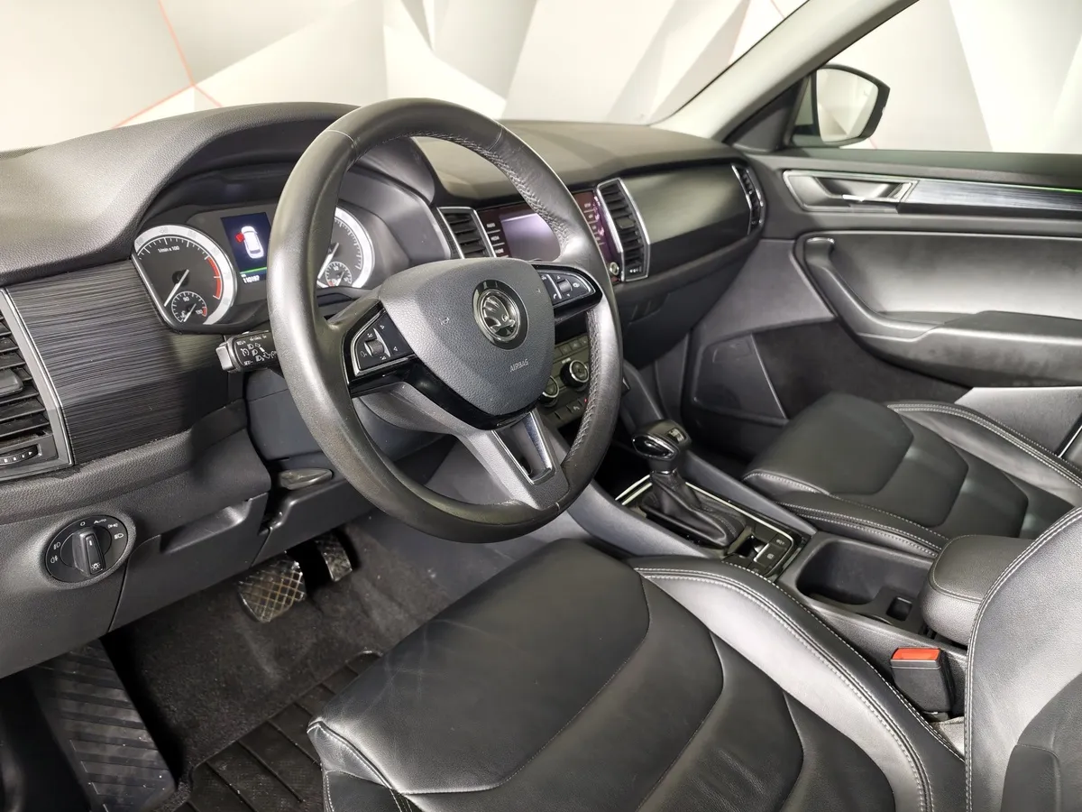 Skoda Kodiaq 2.0 TSI DSG 4X4 (180 л.с.) Белый в АВИЛОН. Слайд №19