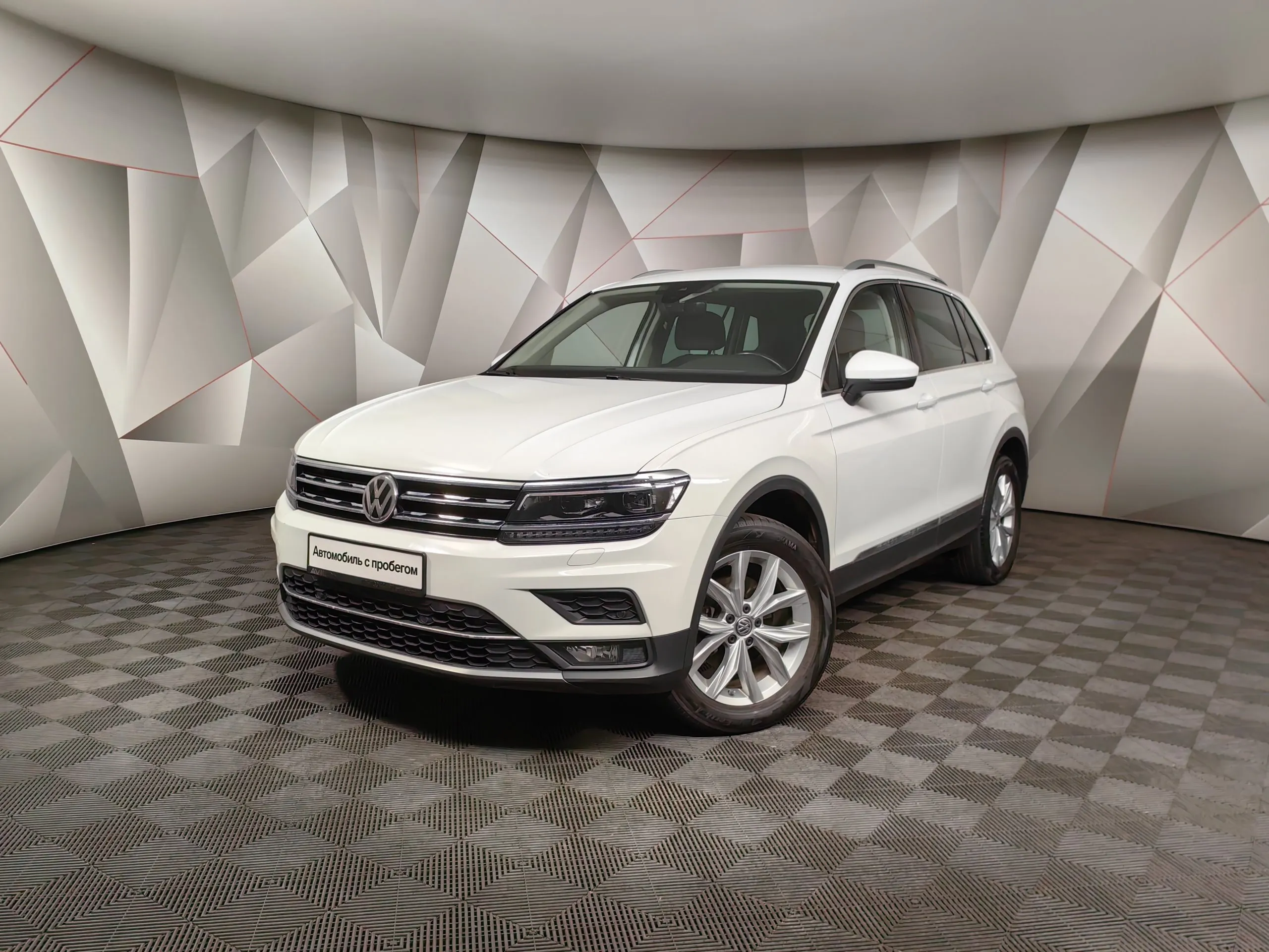 Volkswagen Tiguan 2.0 TDI 4Motion DSG (150 л.с.) OFFROAD Белый в Москве №  ТИ-UY40353. Купить Volkswagen Tiguan II Робот Дизельный с пробегом 66538  км. Цена 2910700