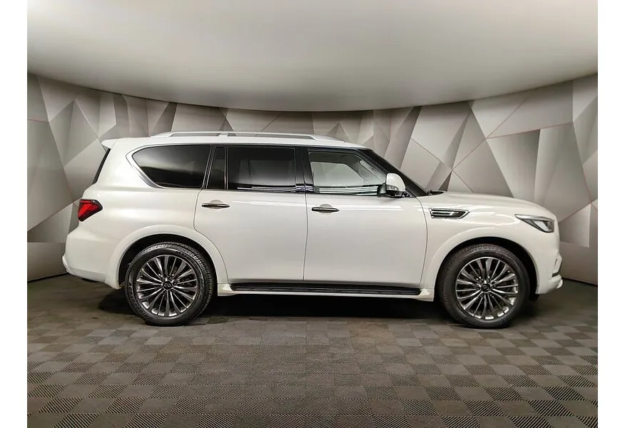 Infiniti QX80 5.6 АТ AWD (405 л.с.) Белый в АВИЛОН. Слайд №6