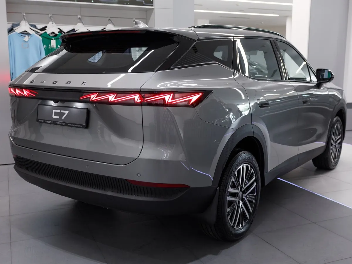 OMODA C7 1.6 DCT (150 л.с.) Драйв Серебристый в АВИЛОН. Слайд №6