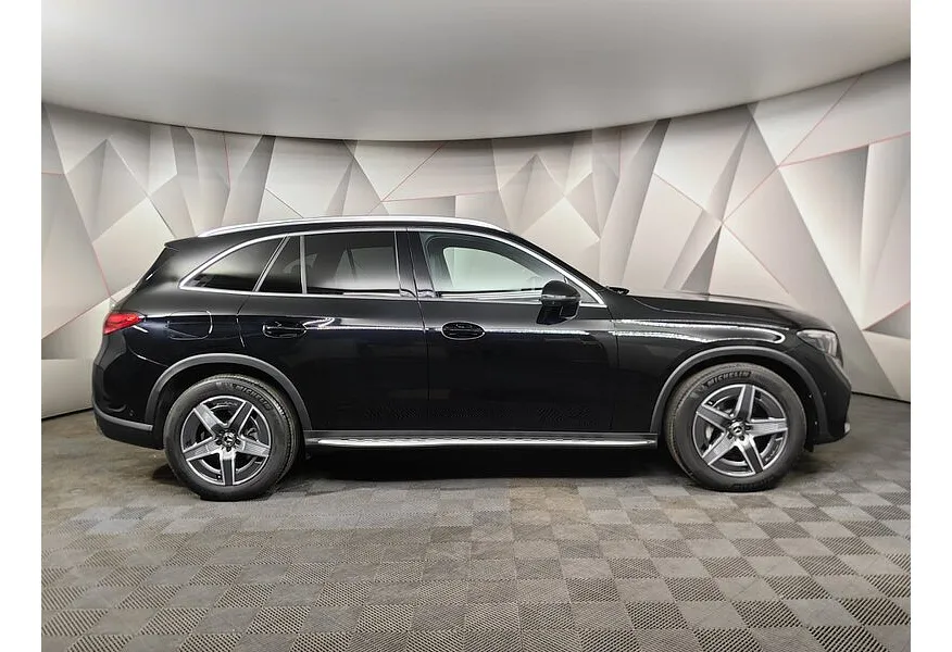Mercedes-Benz GLC 200 4MATIC 9G-TRONIC (204 л.с.) Черный в АВИЛОН. Слайд №6