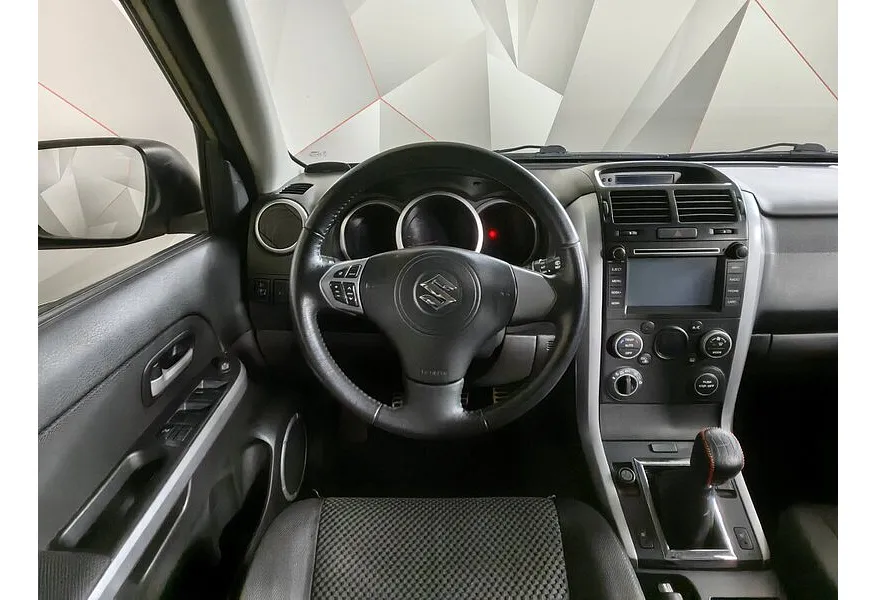 Suzuki Grand Vitara 2.4 MT AWD (169 л.с.) Бежевый в АВИЛОН. Слайд №14