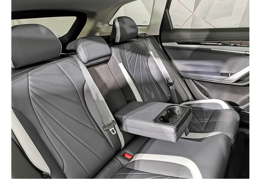 Geely Atlas 2.0T AT 4WD (200 л.с.) Flagship Черный в АВИЛОН. Слайд №16