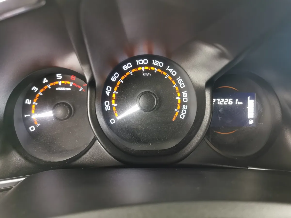 ВАЗ (Lada) XRAY 1.6 MT (106 л.с.) Серебристый в АВИЛОН. Слайд №17