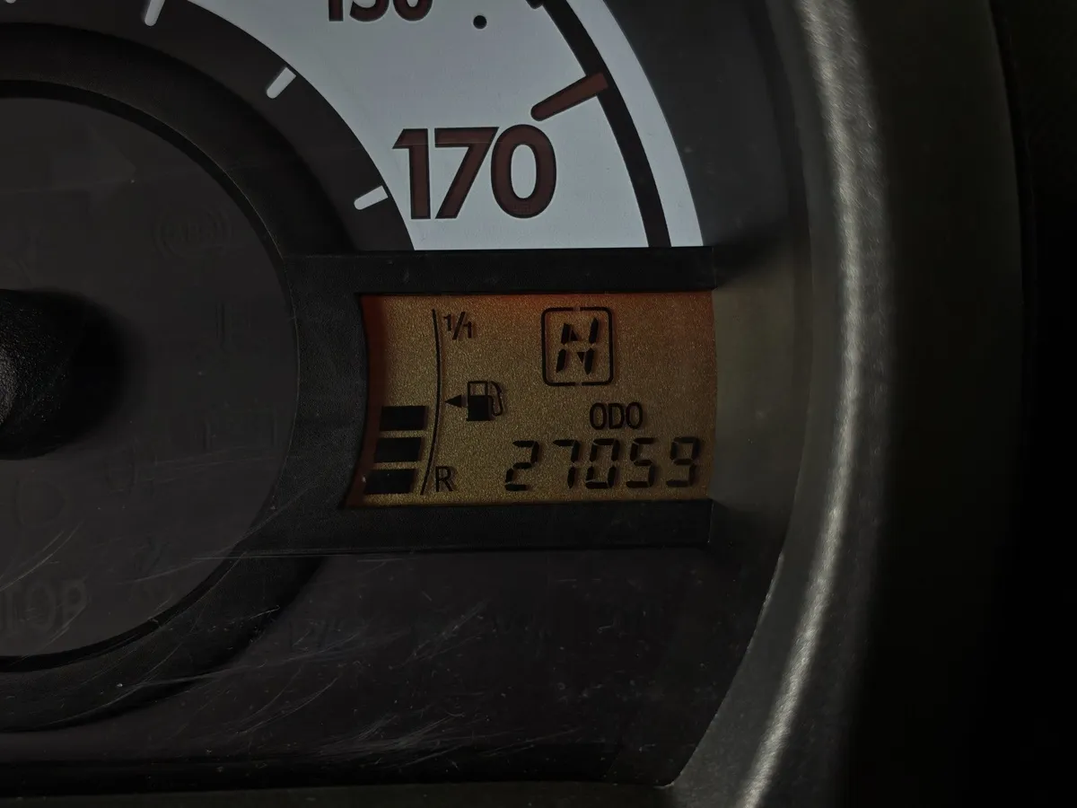 Peugeot 107 1.0 MT (68 л.с.) Active Желтый в АВИЛОН. Слайд №18