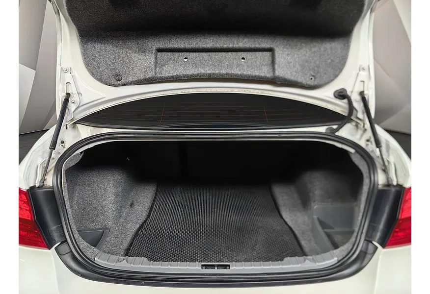 АВИЛОН - BMW 3 серия 318i AT (136 л.с.) Белый - slide 1