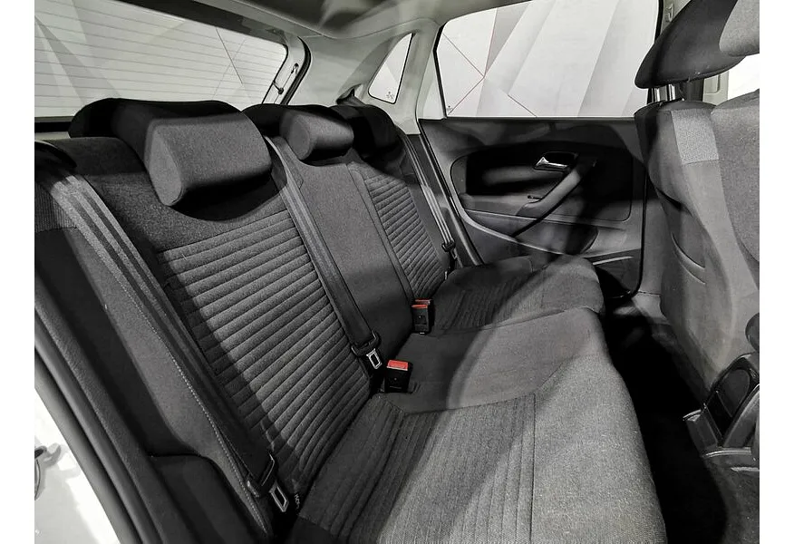 Volkswagen Polo 1.4 DSG (85 л.с.) Comfortline Белый в АВИЛОН. Слайд №16