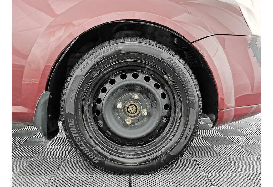 Chevrolet Lacetti 1.6 MT (109 л.с.) Красный в АВИЛОН. Слайд №9