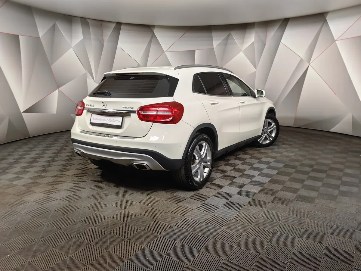 Mercedes-Benz GLA 250 7G-DCT 4MATIC (211 л.с.) Особая серия Белый в АВИЛОН. Слайд №2