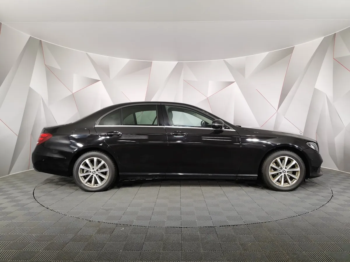 Mercedes-Benz E-Класс E 200 4MATIC 9G-TRONIC (197 л.с.) Sport Черный в АВИЛОН. Слайд №6