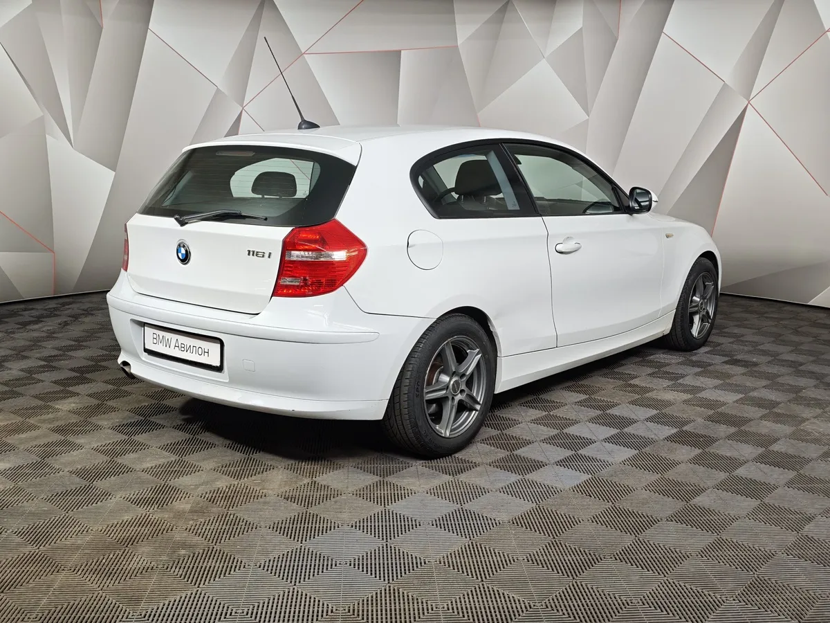 BMW 1 серия 116i AT (115 л.с.) Белый в АВИЛОН. Слайд №2