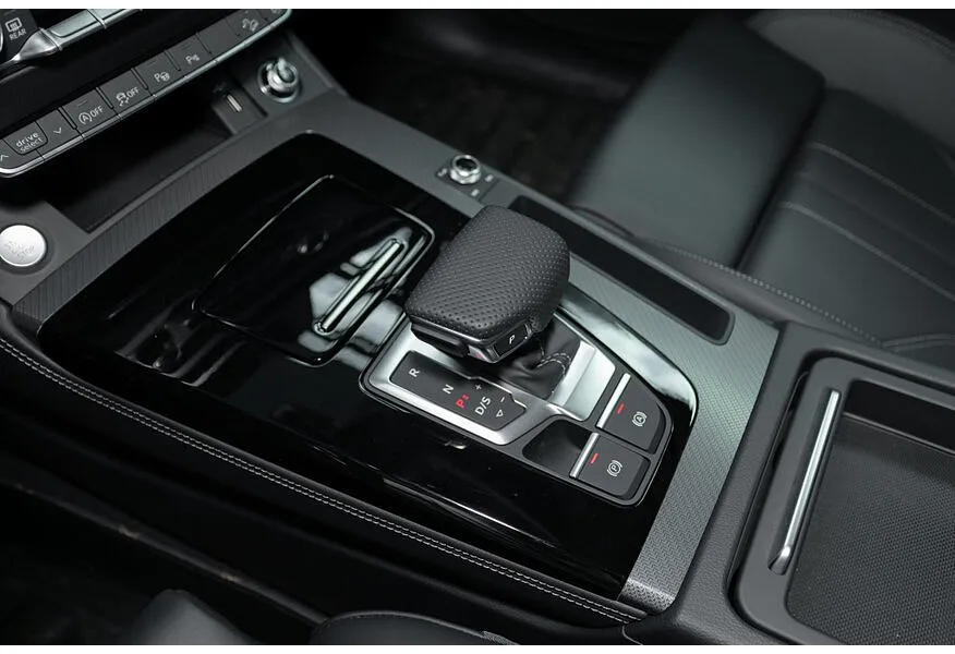 Audi Q5 L 2.0 TFSI S tronic quattro (245 л.с.) Luxury Dynamic Белый в АВИЛОН. Слайд №19