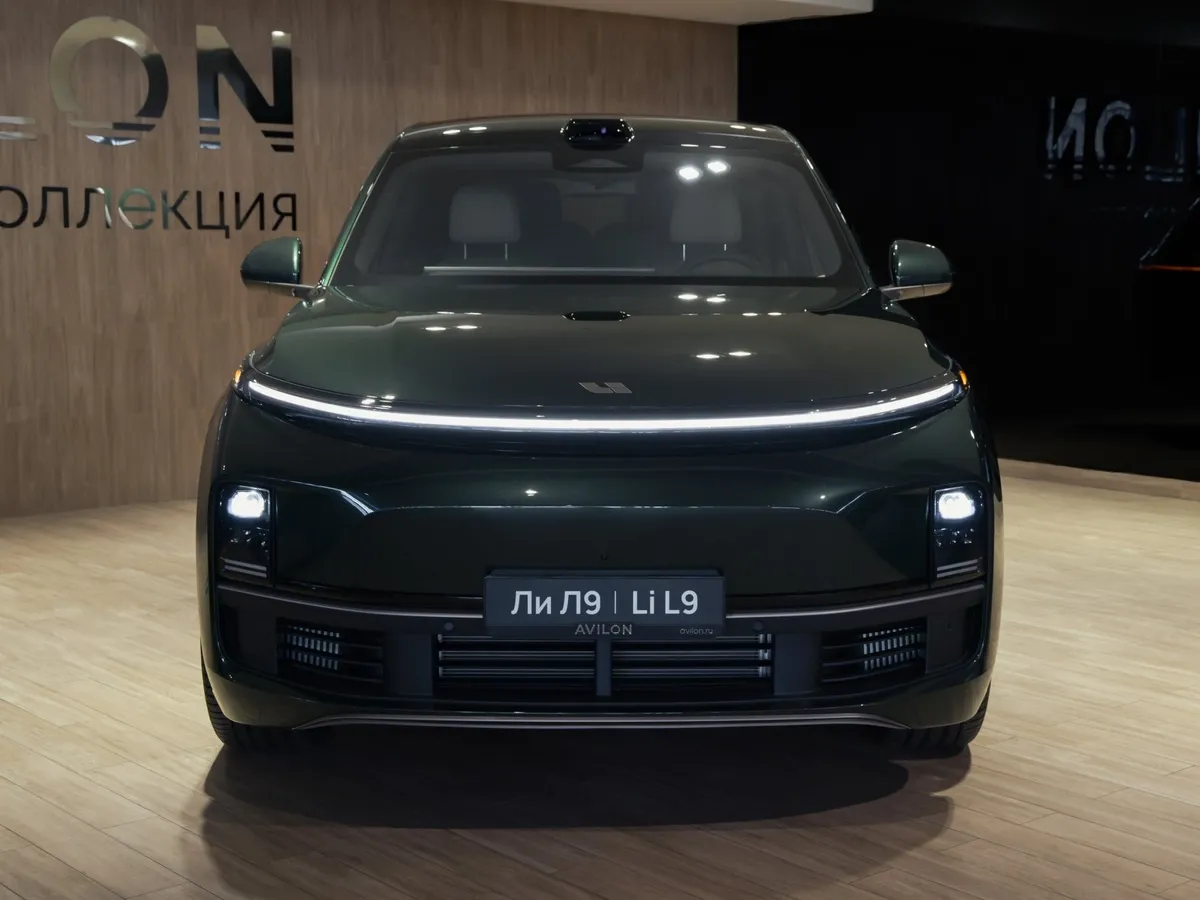 Li Auto L9 1.5 AT 4WD (449 л.с.) Ultra Зеленый в АВИЛОН. Слайд №3