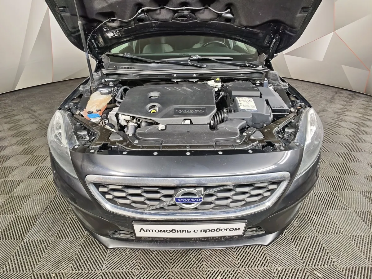 Volvo V40 1.6 D2 Powershift (114 л.с.) Черный в АВИЛОН. Слайд №10