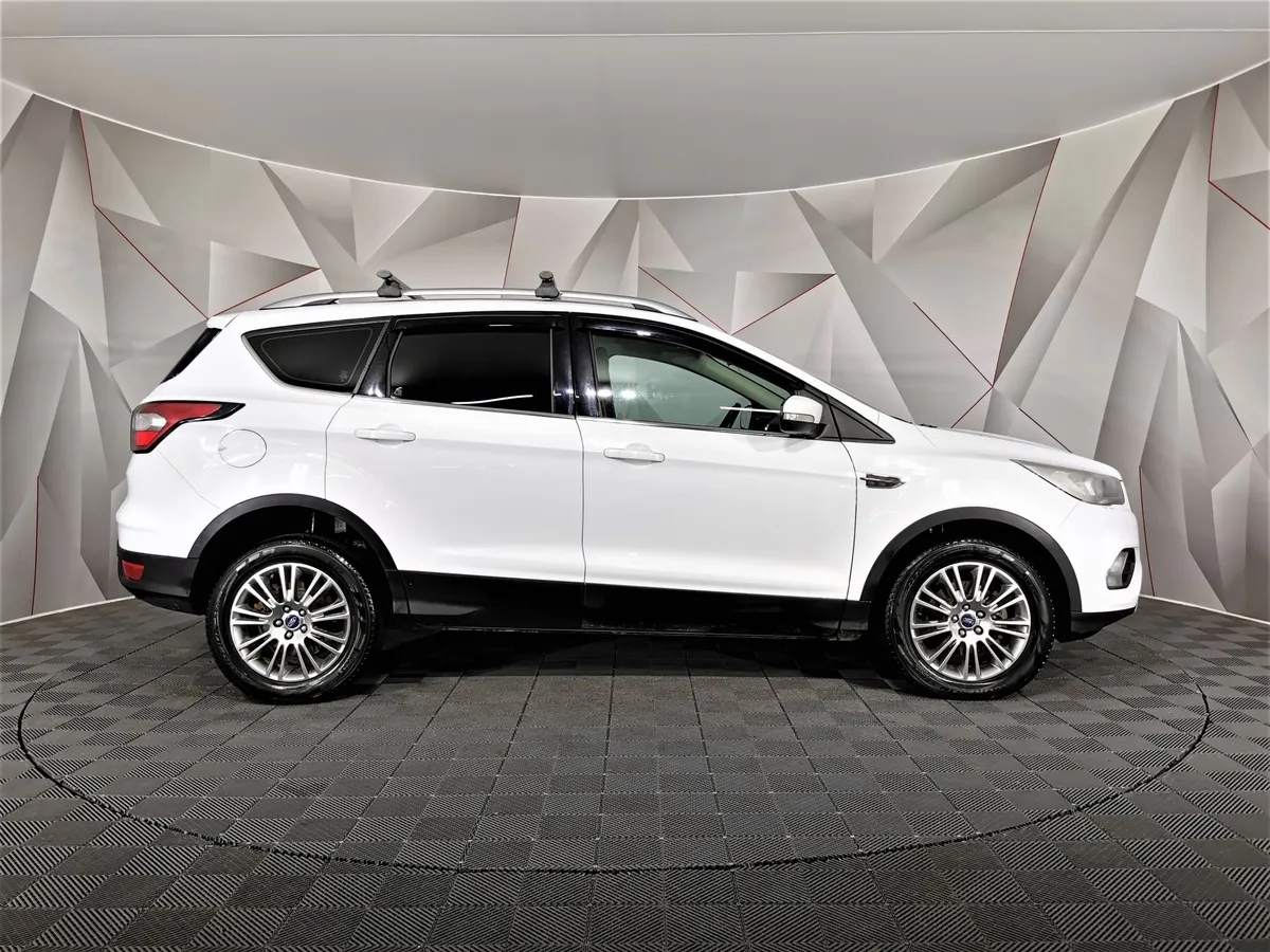 Ford Kuga 2.5 AT (150 л.с.) Titanium Белый в АВИЛОН. Слайд №6