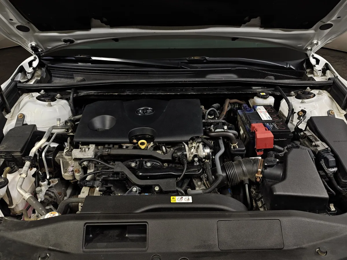 Toyota Camry 2.0 AT (150 л.с.) Белый в АВИЛОН. Слайд №11
