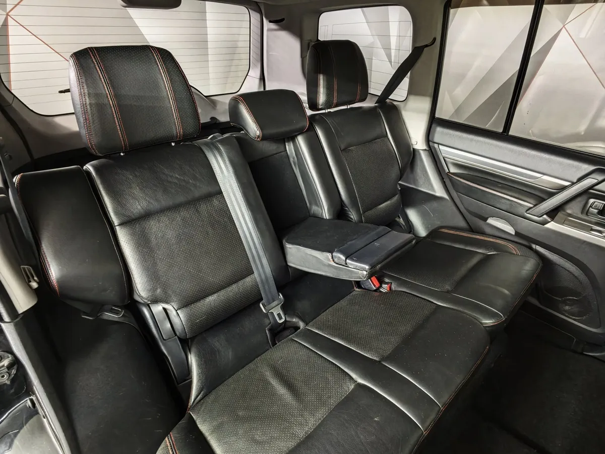 Mitsubishi Pajero 3.0 AT AWD (178 л.с.) Черный в АВИЛОН. Слайд №16