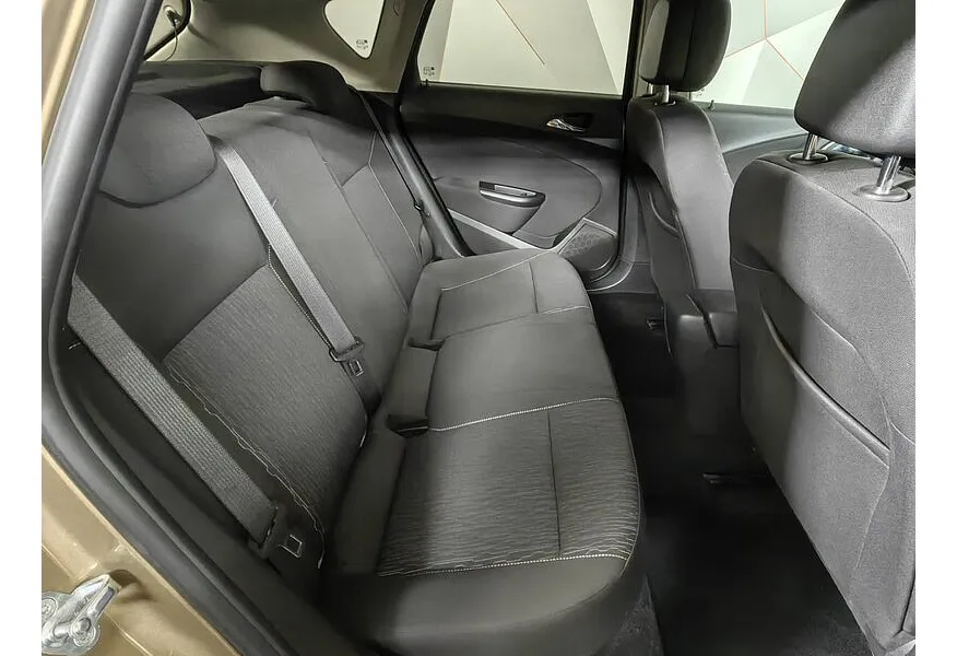 Opel Astra 1.4 Turbo AT (140 л.с.) Бежевый в АВИЛОН. Слайд №15 Opel Astra 1.4 Turbo AT (140 л.с.) Бежевый в АВИЛОН. Слайд №15