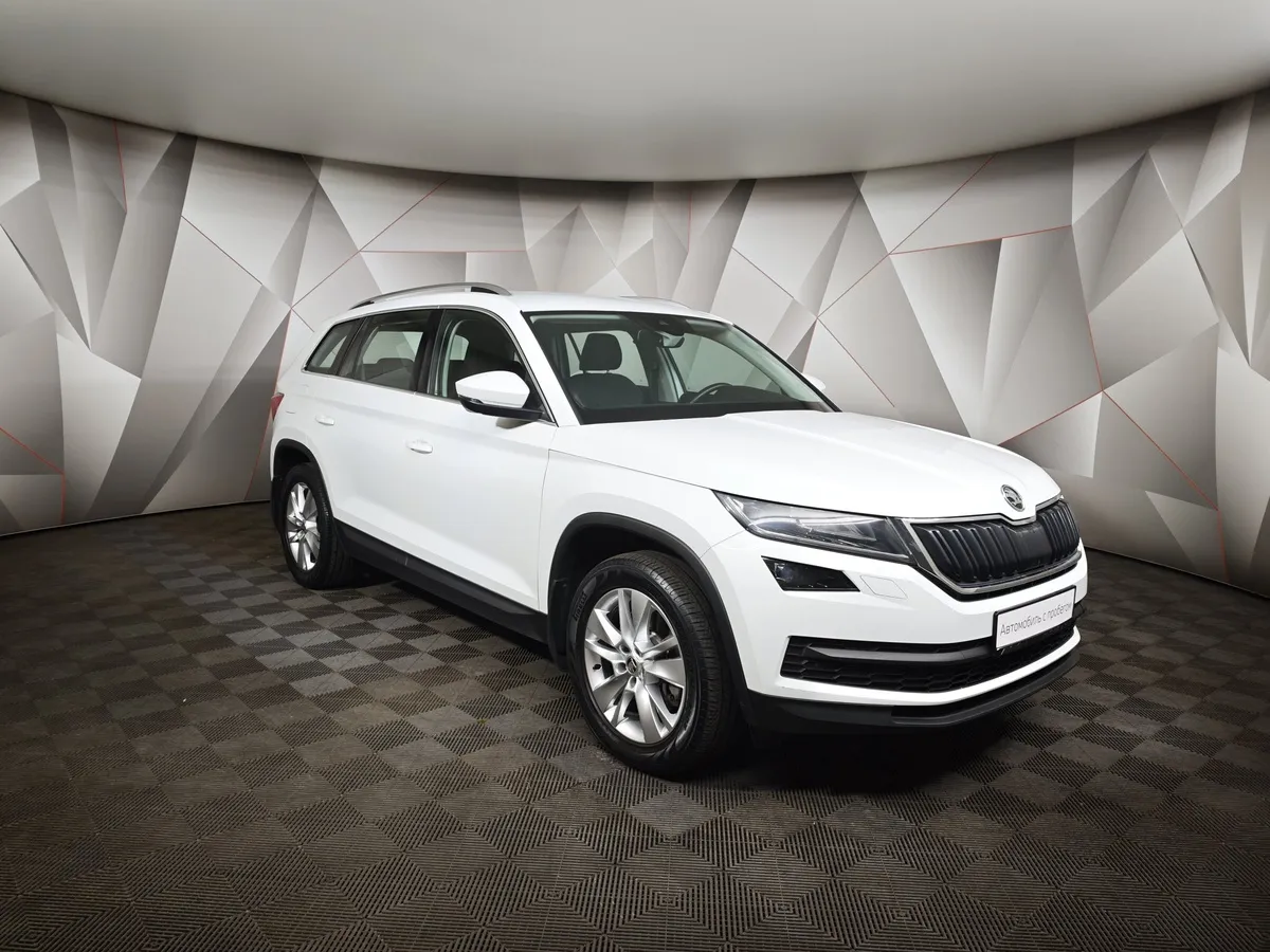 Skoda Kodiaq 2.0 TSI DSG 4X4 (180 л.с.) Белый в АВИЛОН. Слайд №3
