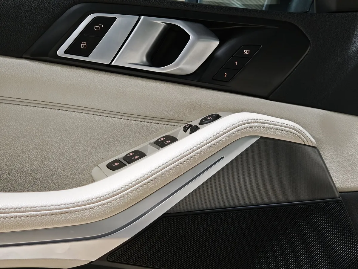 BMW X5 xDrive30d Steptronic (249 л.с.) Business Plus Серый в АВИЛОН. Слайд №20