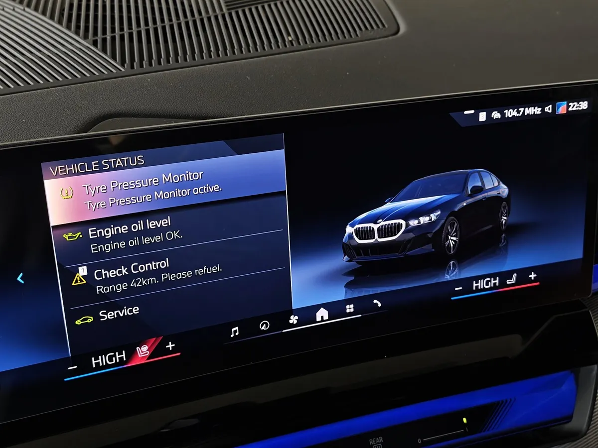 BMW 5 серия 530i xDrive AT (252 л.с.) Синий в АВИЛОН. Слайд №22