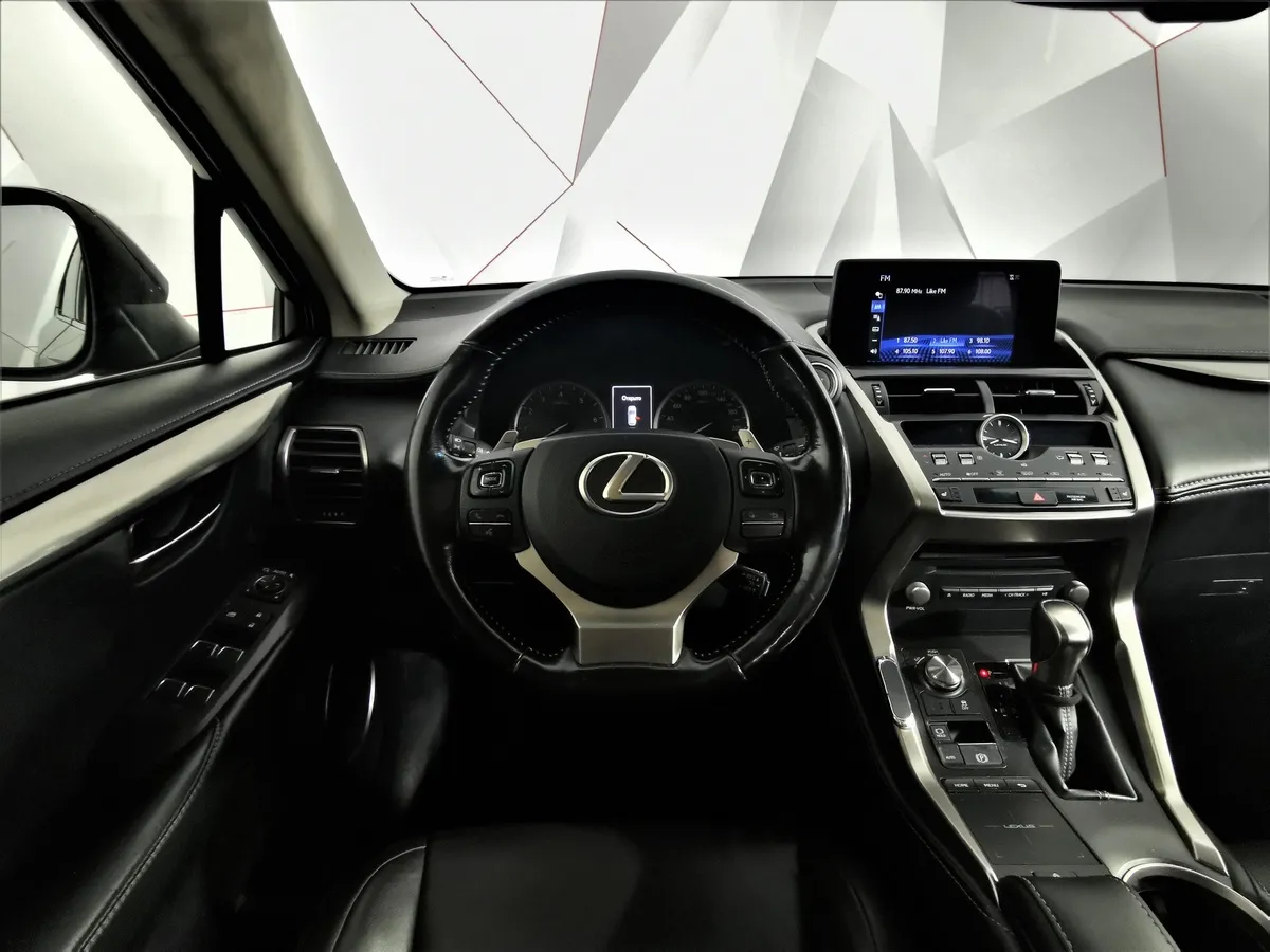 Lexus NX 200t АТ AWD (238 л.с.) Черный в АВИЛОН. Слайд №19