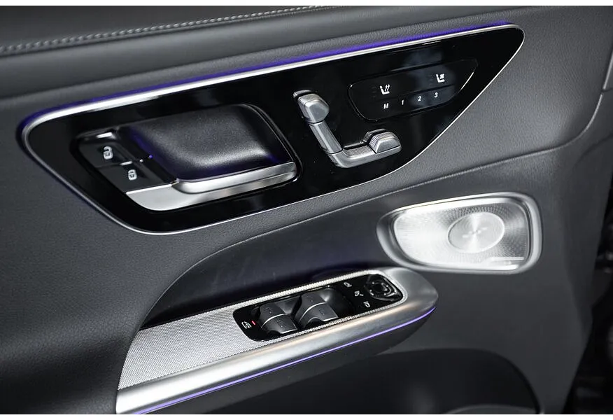 Mercedes-Benz GLC Купе 300 9G-TRONIC 4MATIC (272 л.с.) Черный в АВИЛОН. Слайд №11