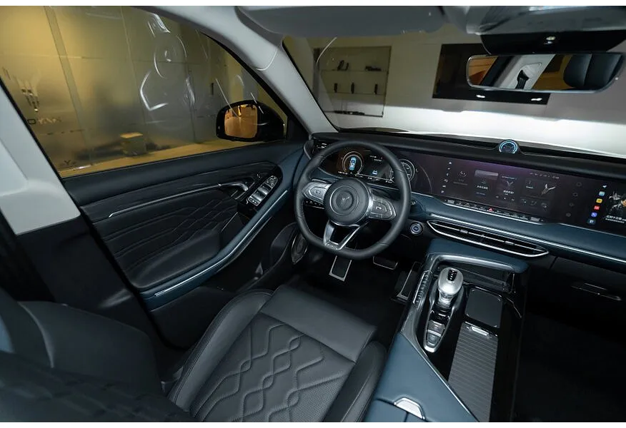 АВИЛОН - Voyah Free EVR Long Range 1.5 AT AWD (489 л.с.) Черный - slide 5