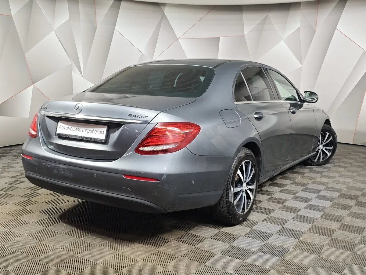 Mercedes-Benz E-Класс E 200 4MATIC 9G-TRONIC (184 л.с.) Premium Серый в АВИЛОН. Слайд №2