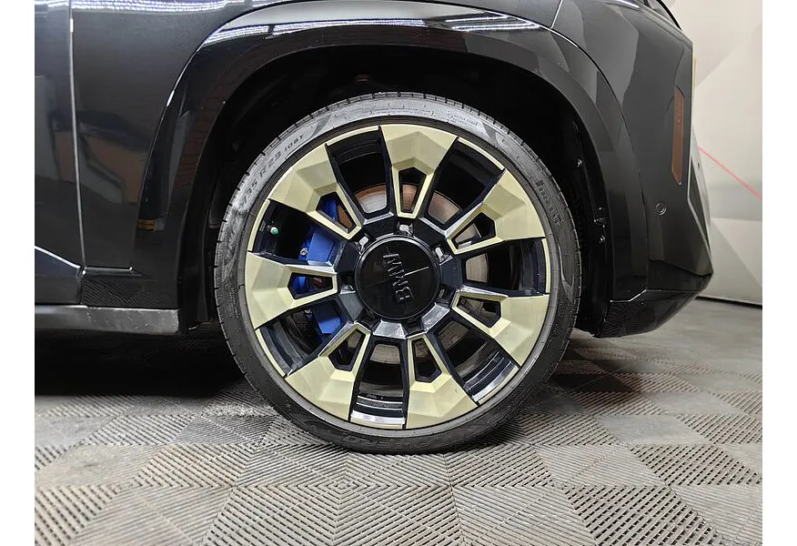 BMW XM 4.4 xDrive Plug-in-Hybrid Steptronic (653 л.с.) Черный в АВИЛОН. Слайд №7