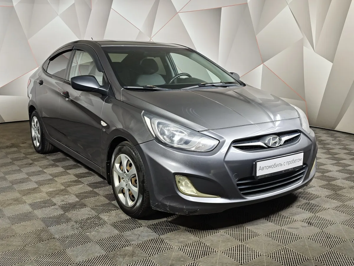 Hyundai Solaris 1.4 MT (100 л.с.) Active Plus Серый в АВИЛОН. Слайд №3
