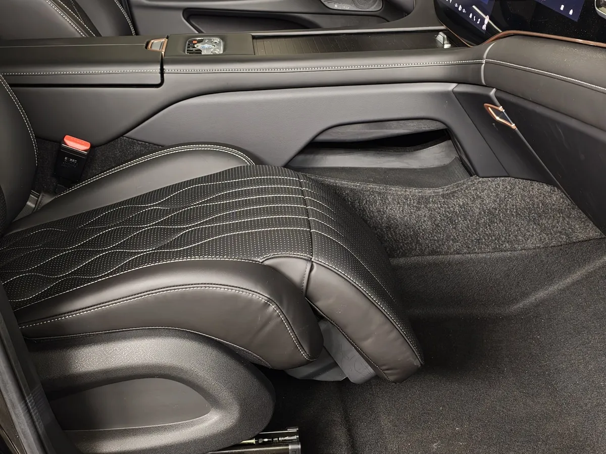 EXEED VX 2.0 AT AWD (249 л.с.) 7 мест President Черный в АВИЛОН. Слайд №27