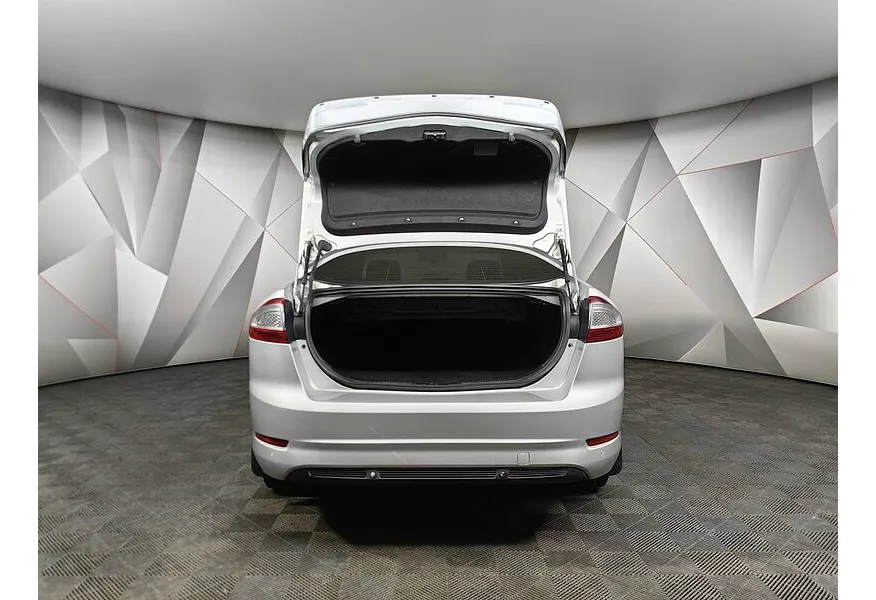 Ford Mondeo 2.0 TDCi PowerShift (140 л.с.) Titanium Серебристый в АВИЛОН. Слайд №10