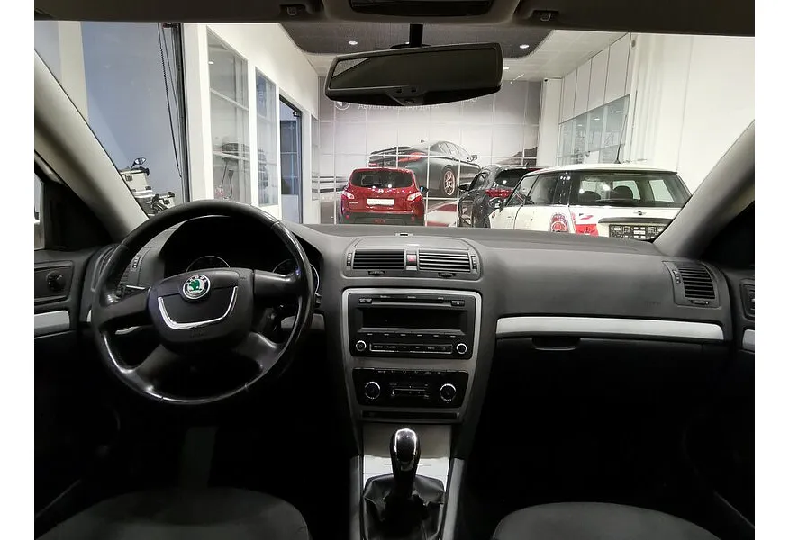 Skoda Octavia 1.8 TSI MT (152 л.с.) Ambition (CKD) Белый в АВИЛОН. Слайд №13