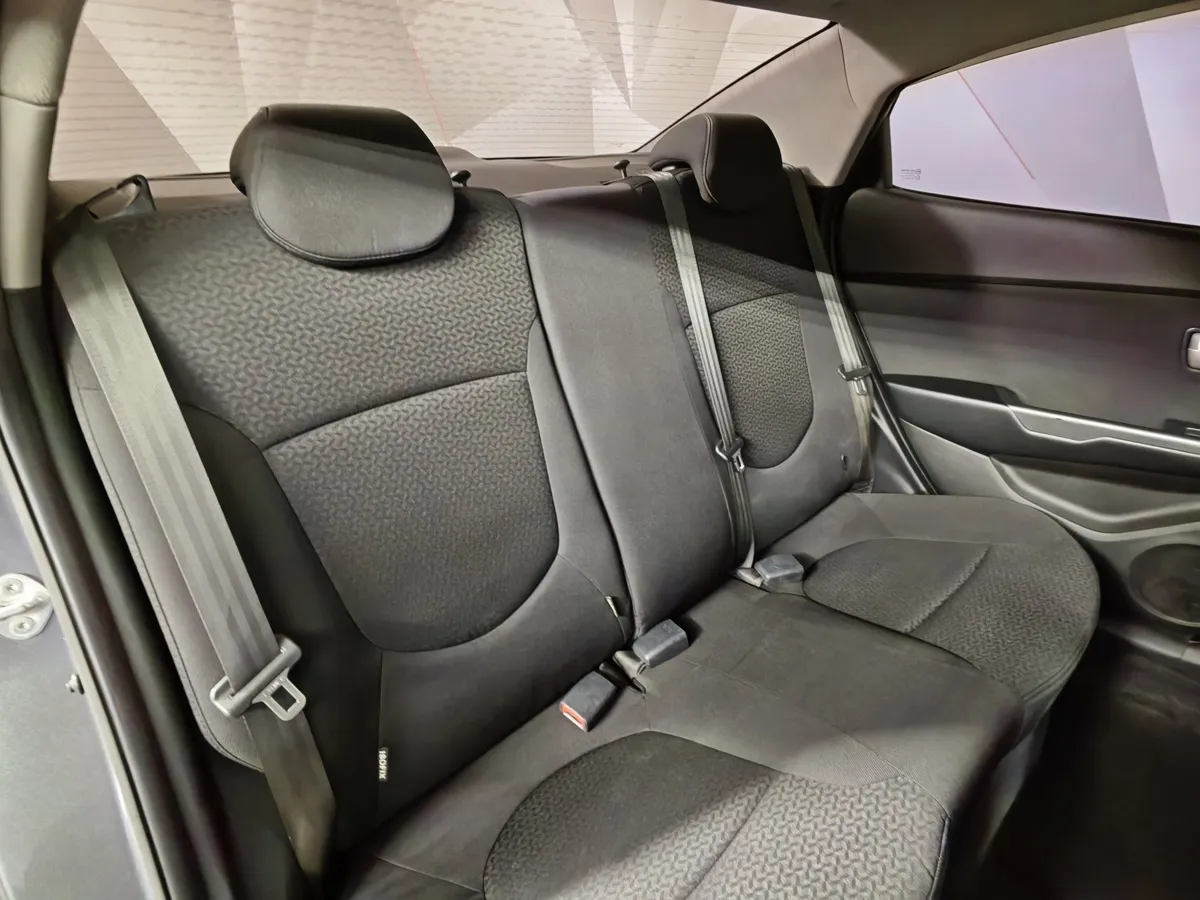 Kia Rio 1.6 MT (123 л.с.) Серый в АВИЛОН. Слайд №16