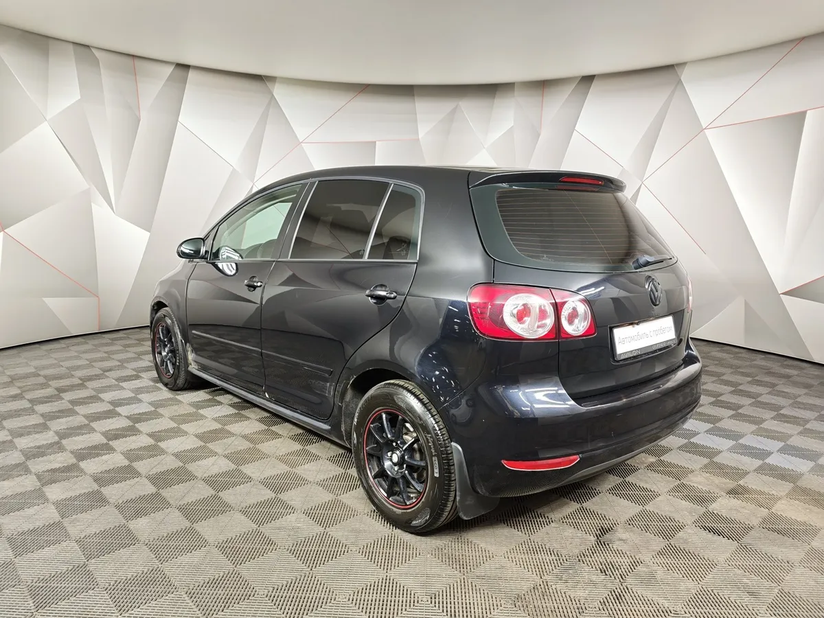 Volkswagen Golf 1.6 MT (102 л.с.) Trendline Черный в АВИЛОН. Слайд №4
