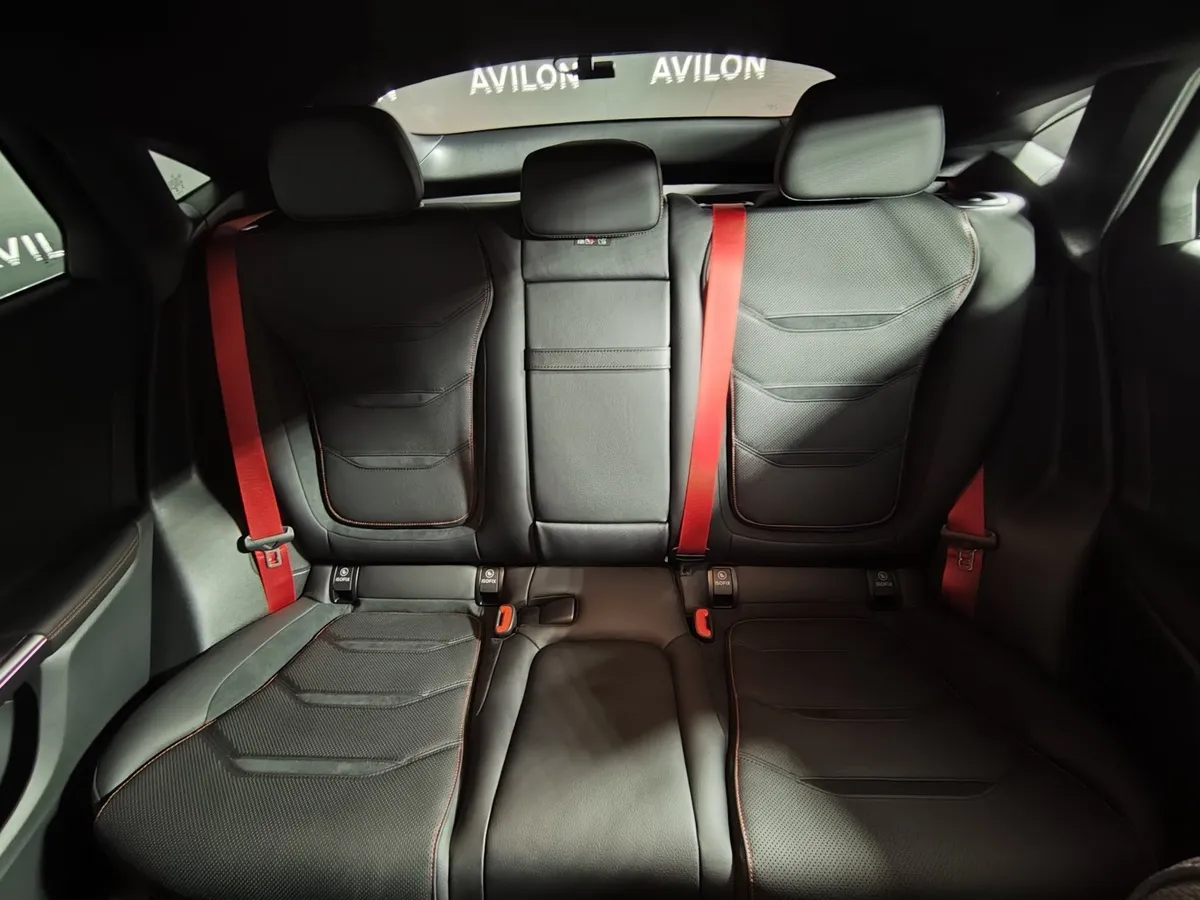 Mercedes-Benz GLC Купе 43 AMG 9G-TRONIC 4MATIC (435 л.с.) Черный в АВИЛОН. Слайд №8