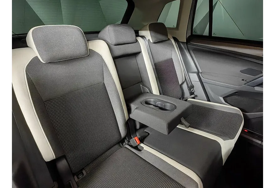 Volkswagen Tiguan 2.0 TSI 4Motion DSG (180 л.с.) OFFROAD Серый в АВИЛОН. Слайд №17