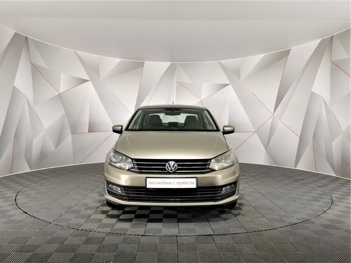 Volkswagen Polo 1.6 MPI AT (110 л.с.) Бежевый в АВИЛОН. Слайд №7