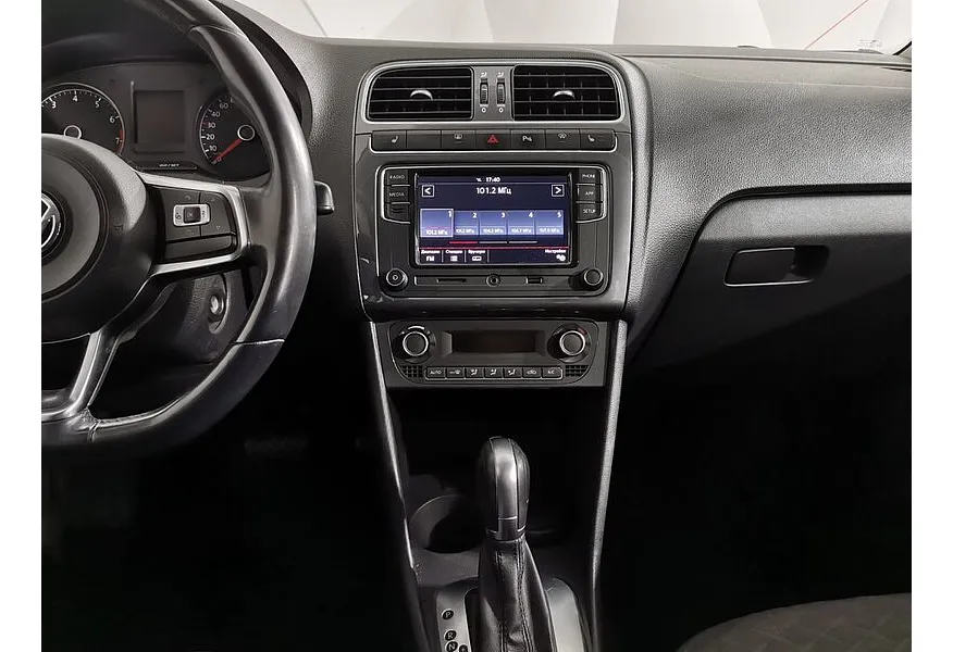 Volkswagen Polo 1.6 MPI AT (110 л.с.) Highline Синий в АВИЛОН. Слайд №14