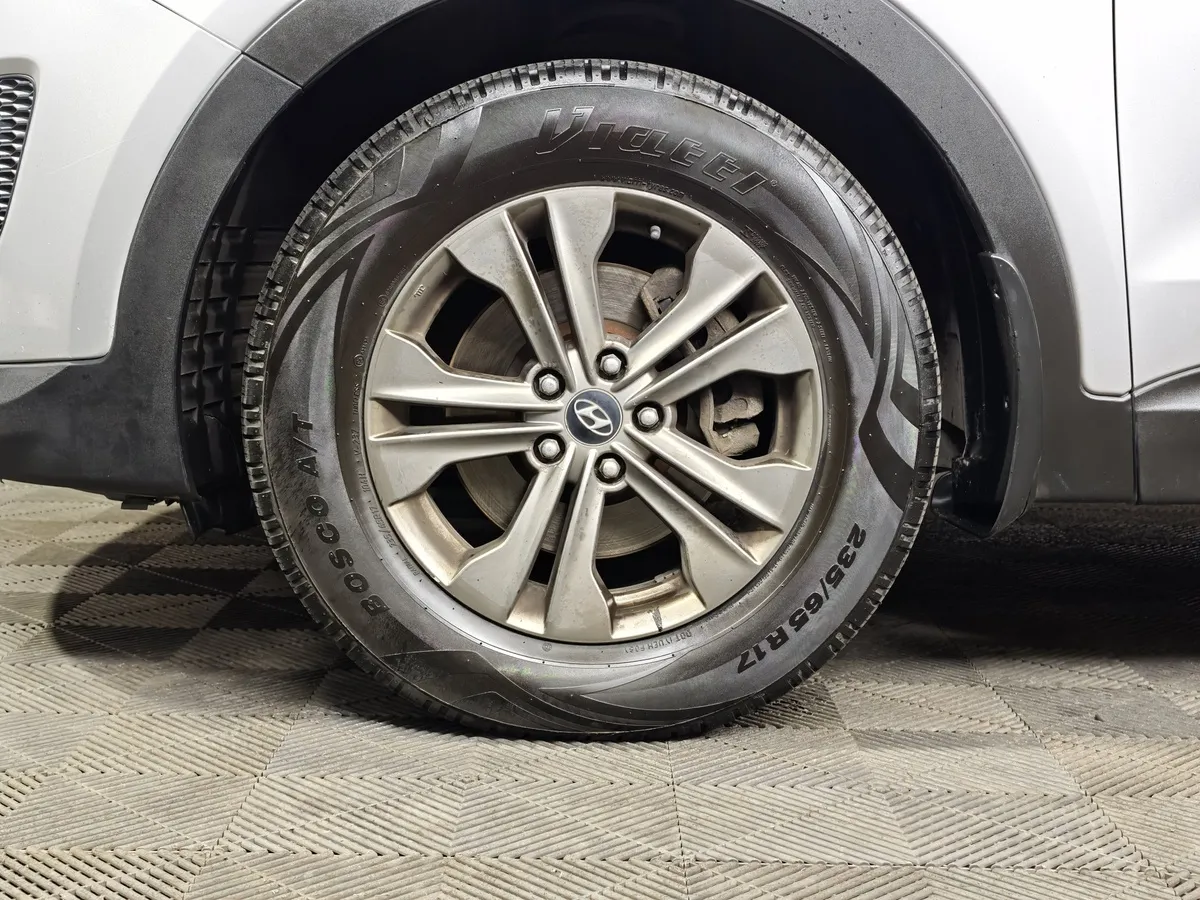 Hyundai Santa Fe 2.4 AT 4WD (175 л.с.) Comfort Серебристый в АВИЛОН. Слайд №9