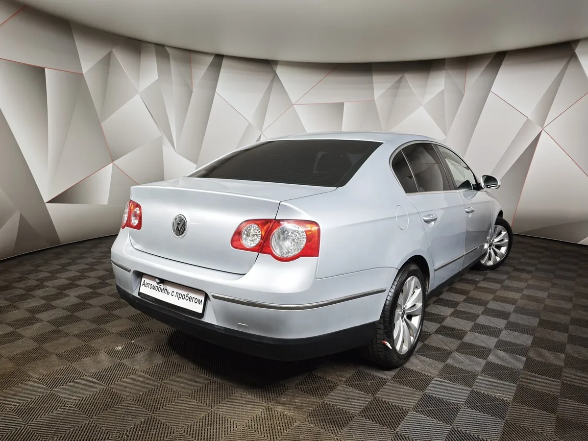 Volkswagen Passat 1.8 TSI DSG (152 л.с.) Серебристый в АВИЛОН. Слайд №2