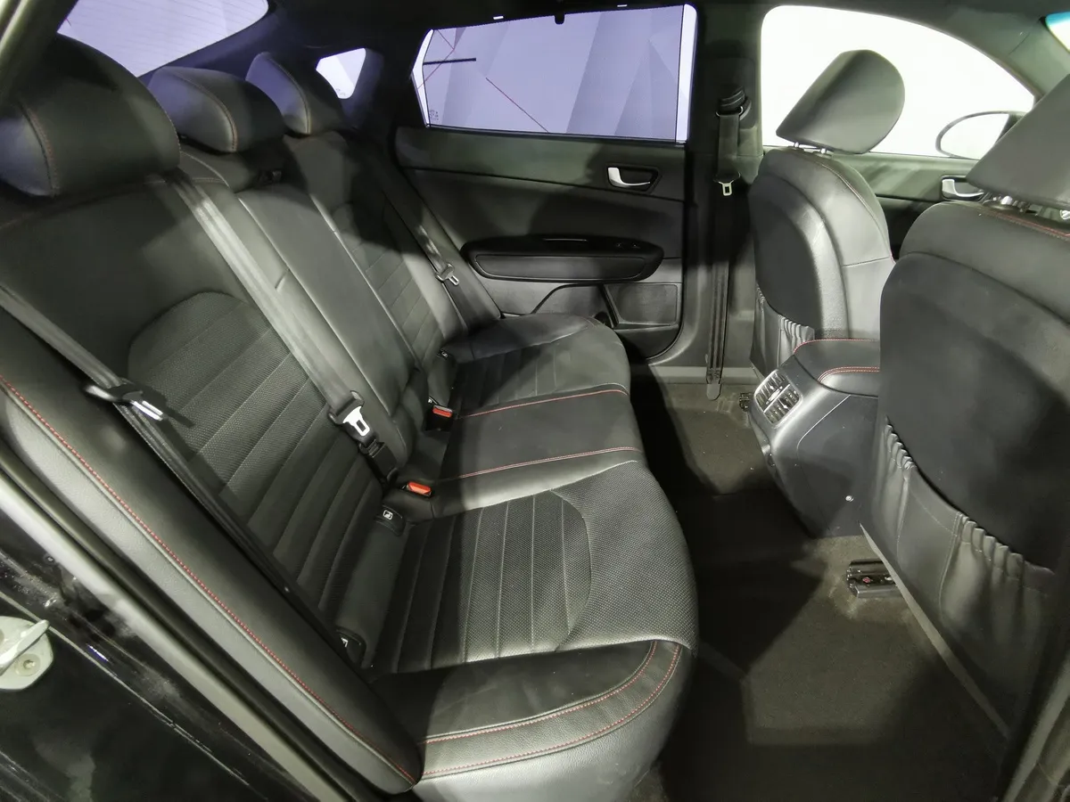 Kia Optima 2.0 T AT (245 л.с.) Черный в АВИЛОН. Слайд №15