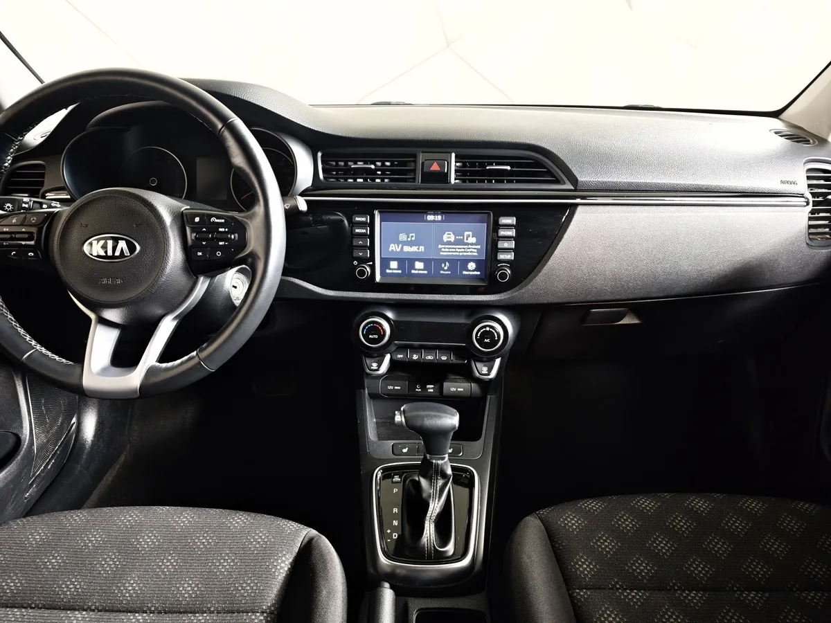Kia Rio 1.6 AT (123 л.с.) Черный в АВИЛОН. Слайд №13
