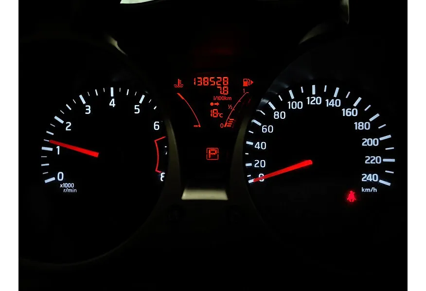 Nissan Juke 1.6 CVT (117 л.с.) Красный в АВИЛОН. Слайд №15