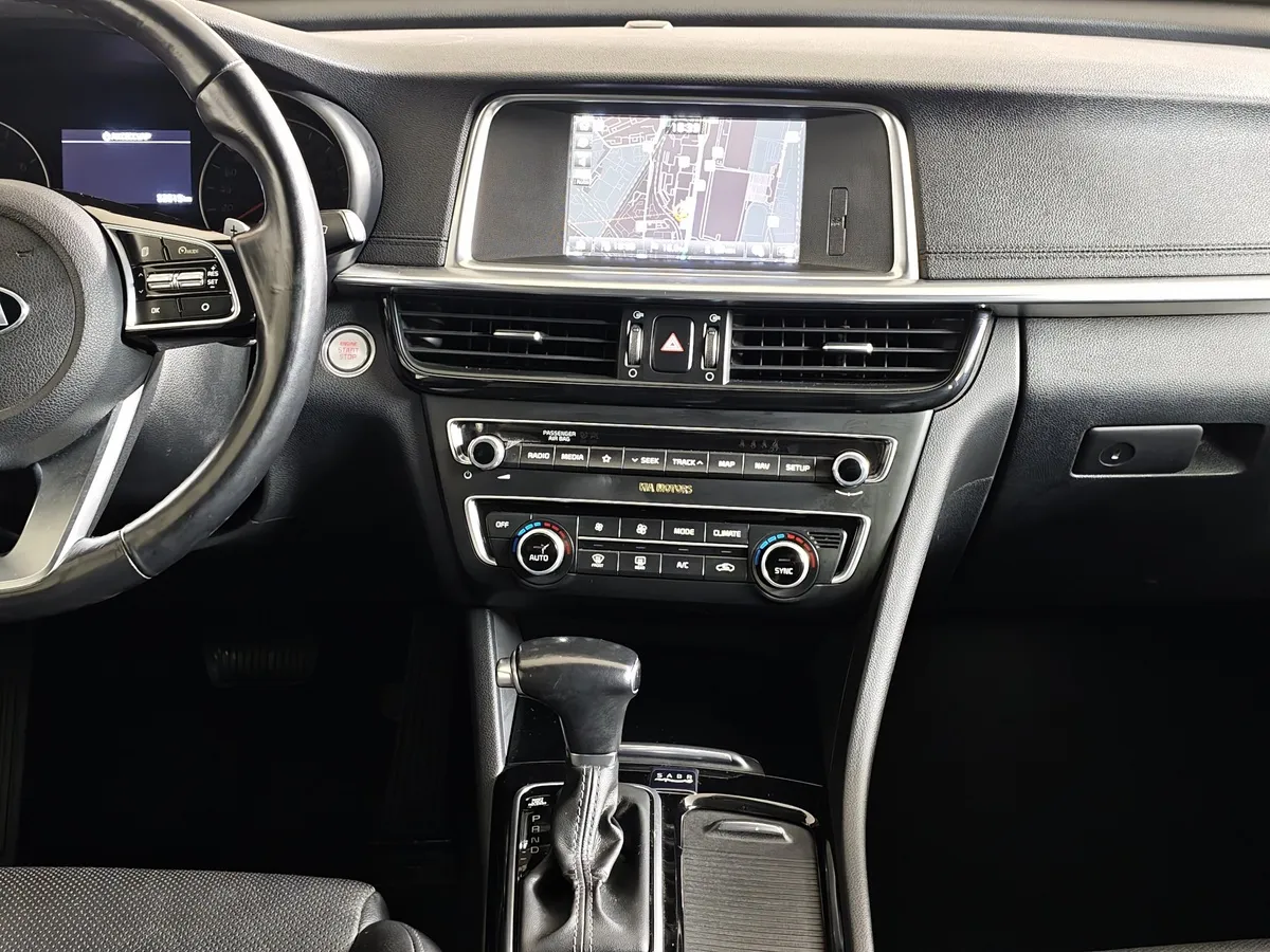 Kia Optima 2.0 AT (150 л.с.) Fleet Белый в АВИЛОН. Слайд №14