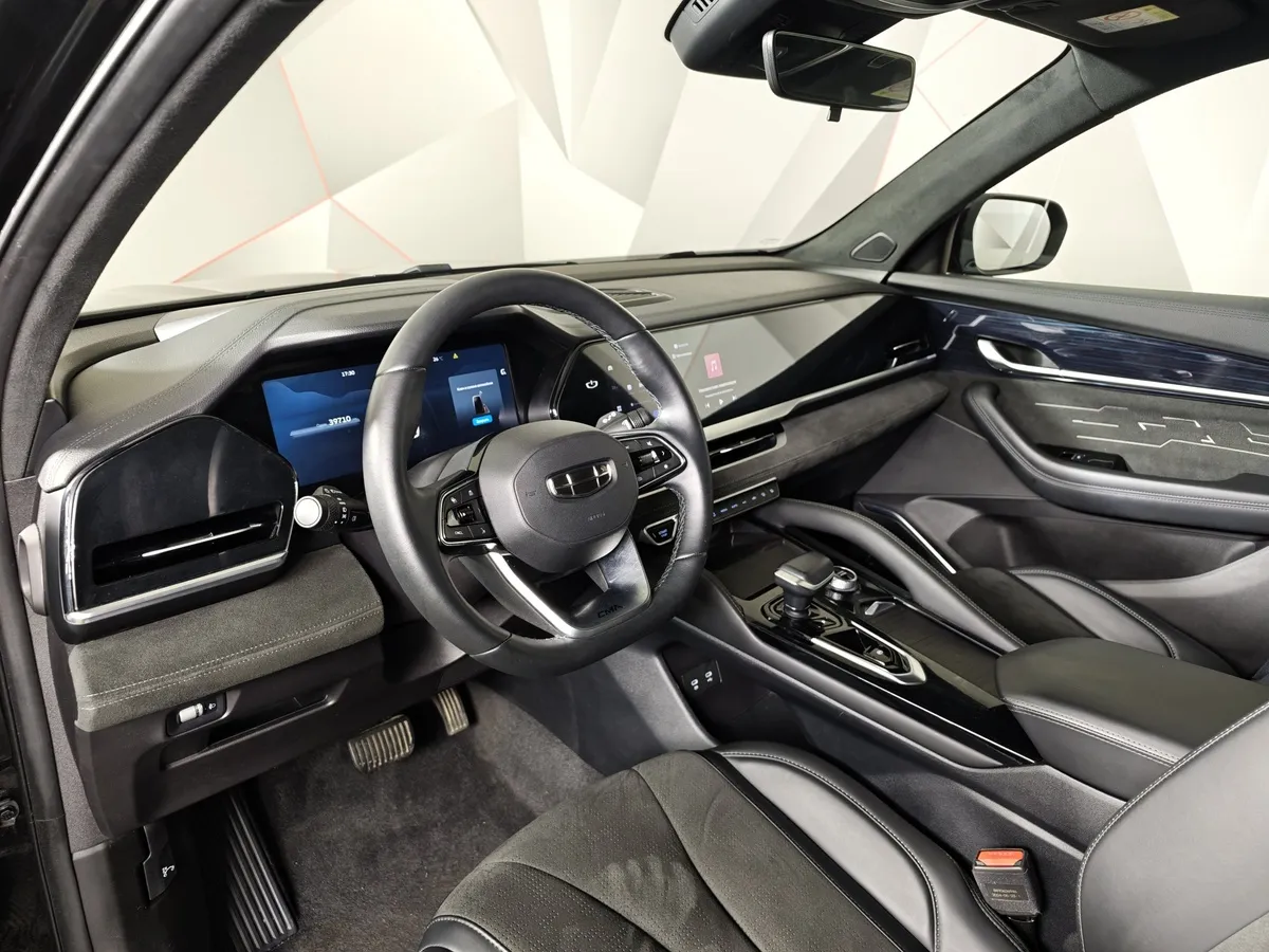 Geely Monjaro 2.0T 8AT 4WD (238 л.с.) Flagship Черный в АВИЛОН. Слайд №18