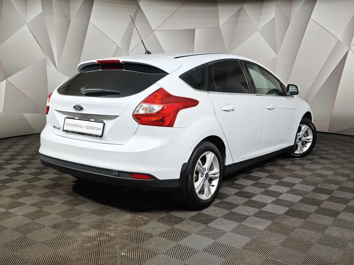 Ford Focus 1.6 Ti-VCT PowerShift (105 л.с.) Trend Белый в АВИЛОН. Слайд №2