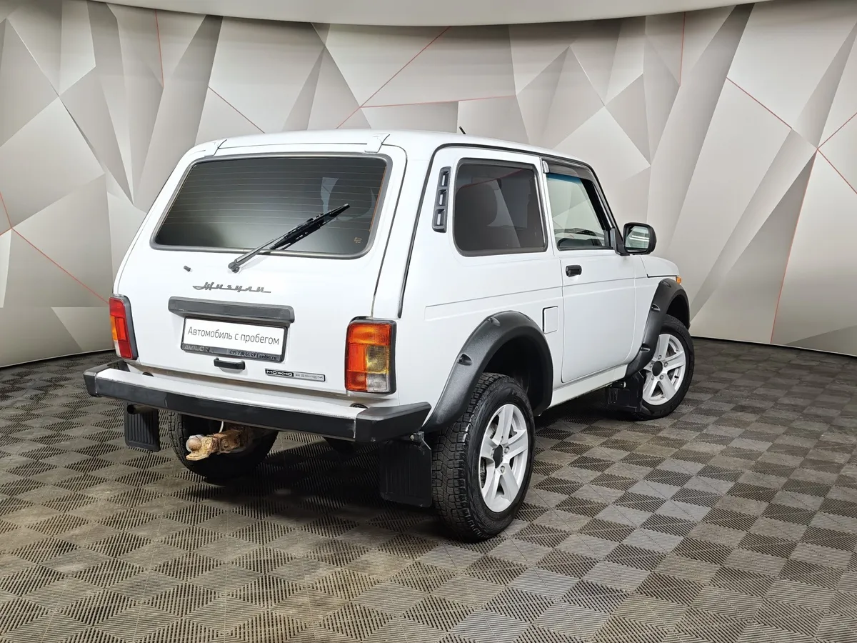 ВАЗ (Lada) 4x4 1.7 MT 8 кл. (Евро-4) (83 л.с.) Белый в АВИЛОН. Слайд №2